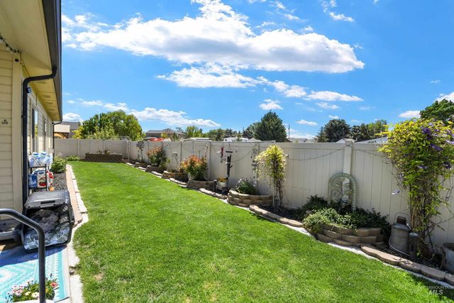 16 N Luke Loop, Nampa, ID 83651