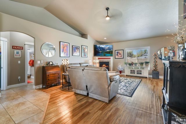 16 N Luke Loop, Nampa, ID 83651