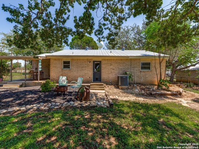 710 Fifth, Comfort, TX 78013