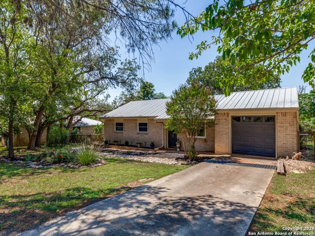 710 Fifth, Comfort, TX 78013