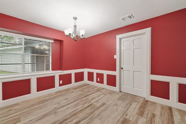 5711 Bermuda Dunes Dr, Houston, TX 77069