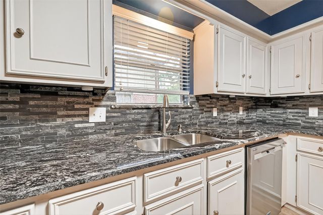 5711 Bermuda Dunes Dr, Houston, TX 77069