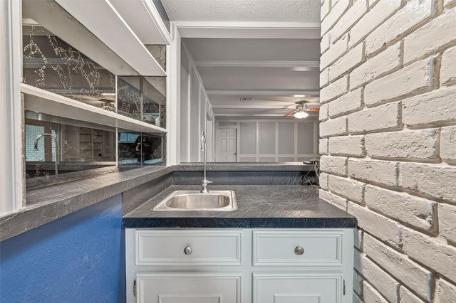 5711 Bermuda Dunes Dr, Houston, TX 77069