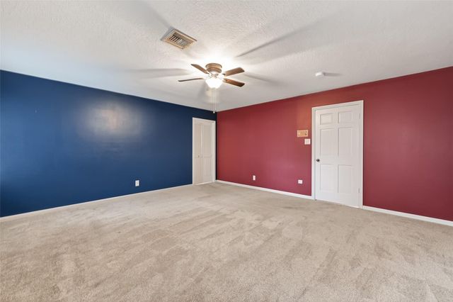 5711 Bermuda Dunes Dr, Houston, TX 77069