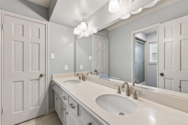 5711 Bermuda Dunes Dr, Houston, TX 77069