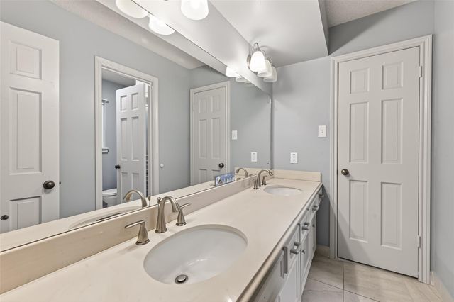 5711 Bermuda Dunes Dr, Houston, TX 77069