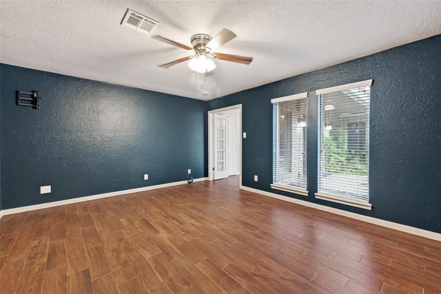 5711 Bermuda Dunes Dr, Houston, TX 77069