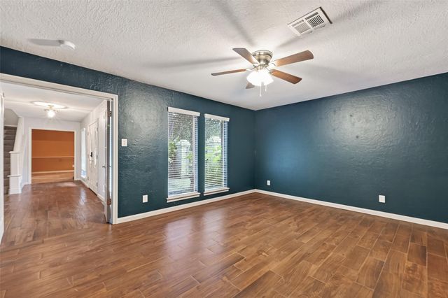 5711 Bermuda Dunes Dr, Houston, TX 77069