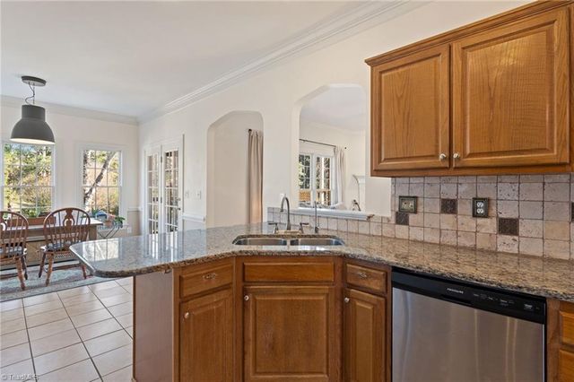 4855 Century Oaks Lane, Winston-salem, NC 27106