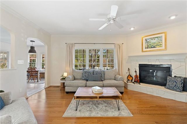 4855 Century Oaks Lane, Winston-salem, NC 27106