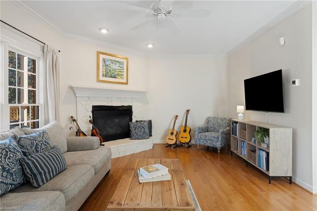 4855 Century Oaks Lane, Winston-salem, NC 27106