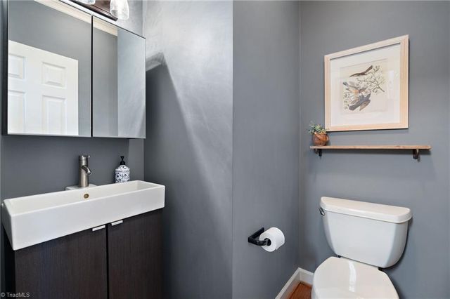 4855 Century Oaks Lane, Winston-salem, NC 27106