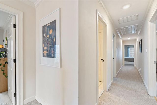 4855 Century Oaks Lane, Winston-salem, NC 27106