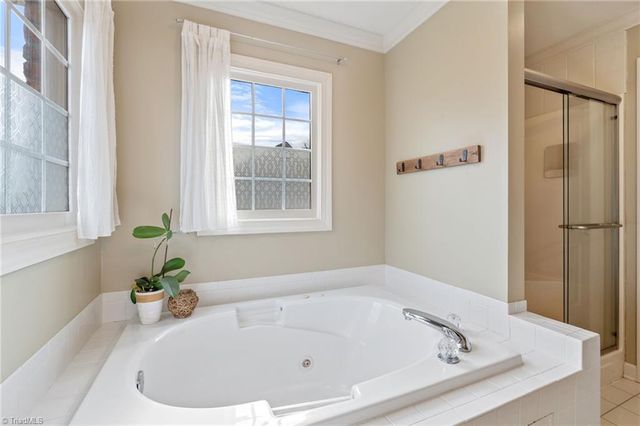 4855 Century Oaks Lane, Winston-salem, NC 27106