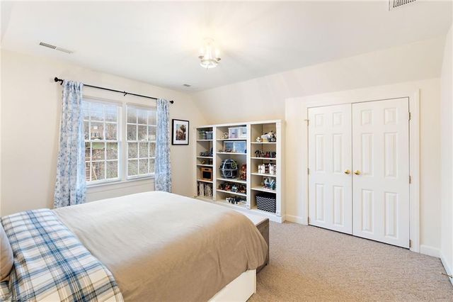 4855 Century Oaks Lane, Winston-salem, NC 27106