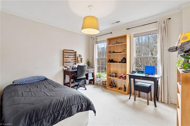 4855 Century Oaks Lane, Winston-salem, NC 27106