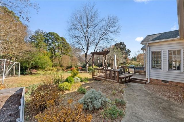 4855 Century Oaks Lane, Winston-salem, NC 27106