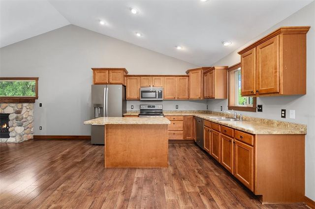 2544 Avery Lane, Altoona, WI 54720