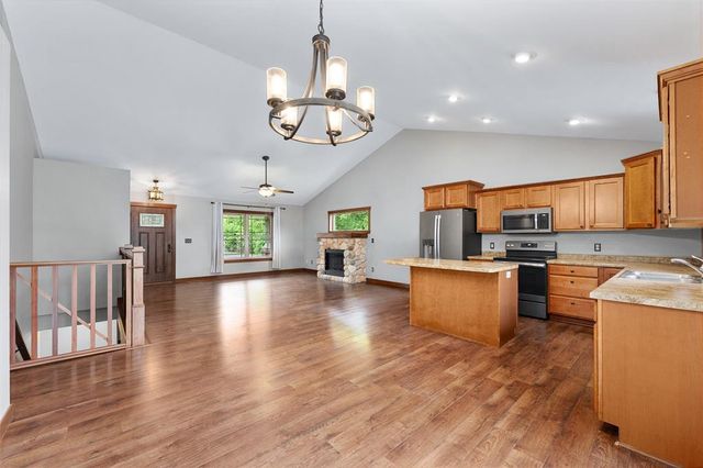 2544 Avery Lane, Altoona, WI 54720