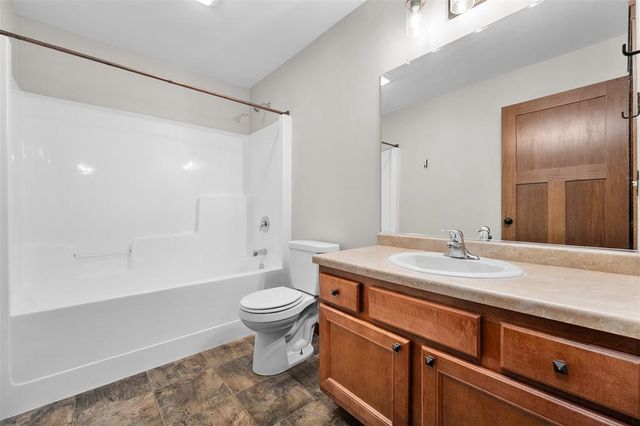 2544 Avery Lane, Altoona, WI 54720