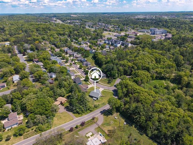 2544 Avery Lane, Altoona, WI 54720