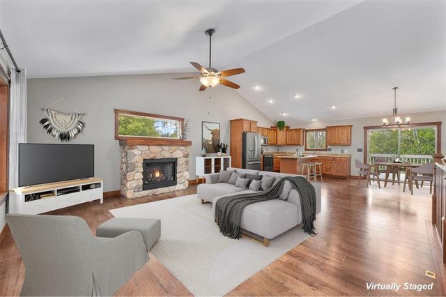 2544 Avery Lane, Altoona, WI 54720