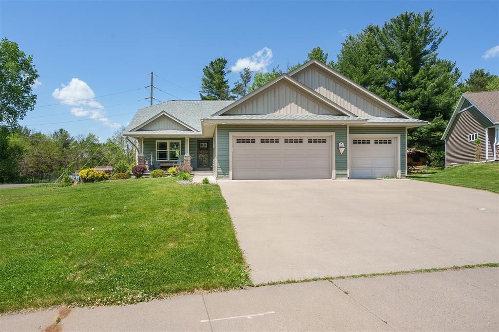 2544 Avery Lane, Altoona, WI 54720