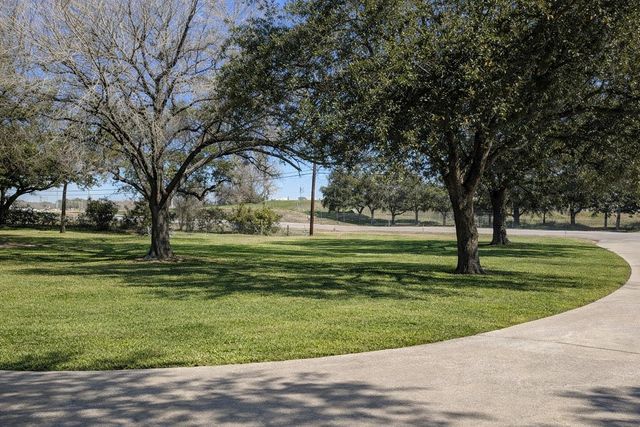 5315 Bayway Drive, Baytown, TX 77520