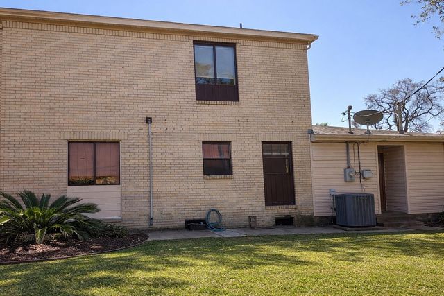 5315 Bayway Drive, Baytown, TX 77520
