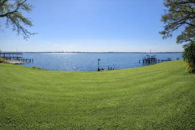 5315 Bayway Drive, Baytown, TX 77520