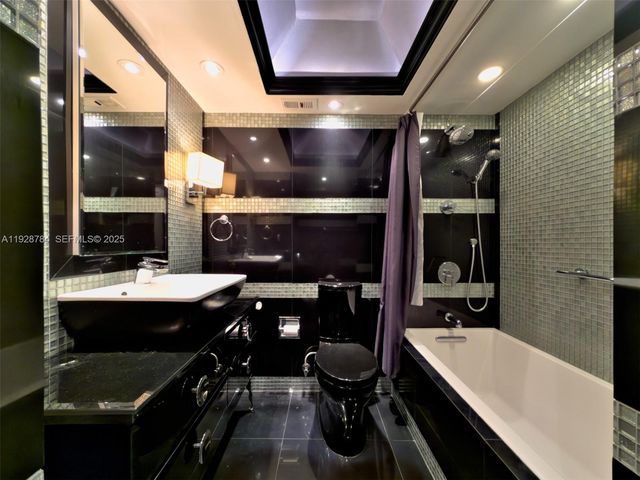 600 Three Islands Blvd 1112, Hallandale Beach, FL 33009