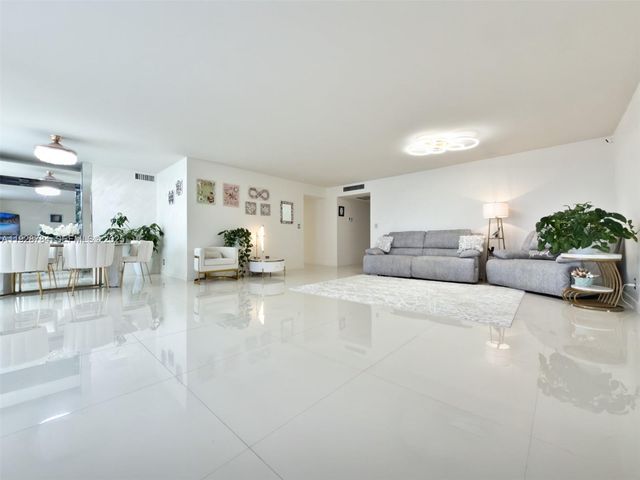 600 Three Islands Blvd 1112, Hallandale Beach, FL 33009