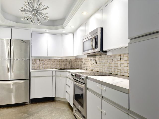 600 Three Islands Blvd 1112, Hallandale Beach, FL 33009