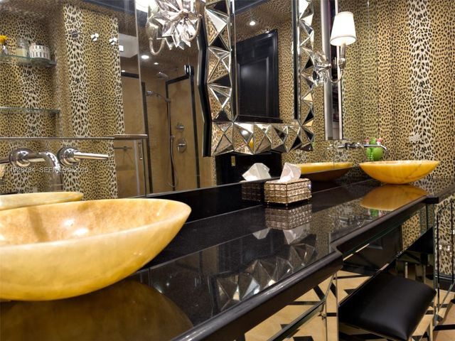 600 Three Islands Blvd 1112, Hallandale Beach, FL 33009