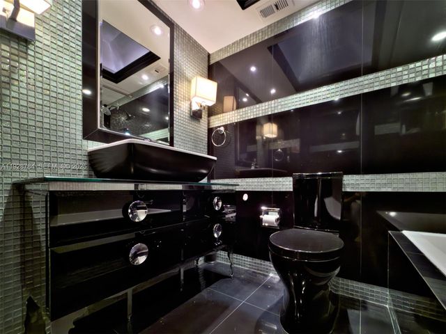 600 Three Islands Blvd 1112, Hallandale Beach, FL 33009