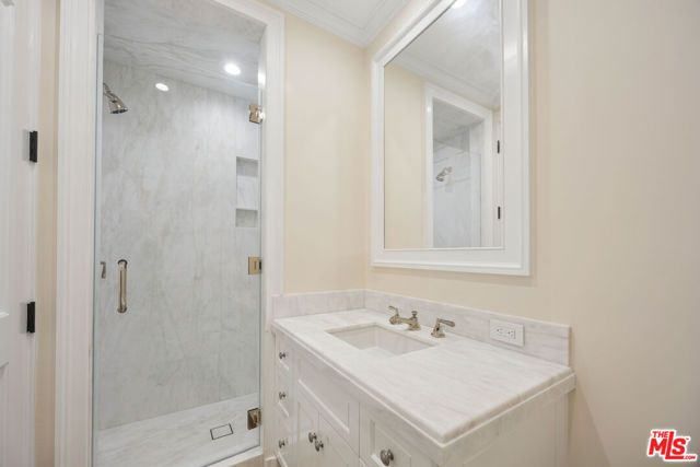 15201 Mc Kendree Avenue, Pacific Palisades (los Angeles), CA 90272