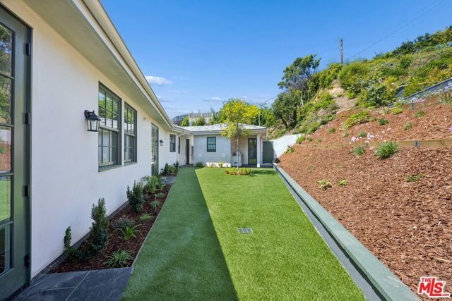 15201 Mc Kendree Avenue, Pacific Palisades (los Angeles), CA 90272