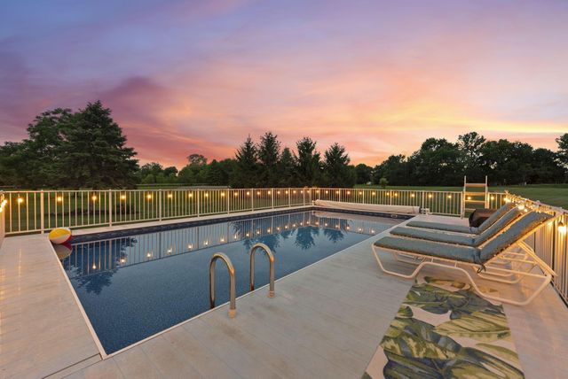 2360 Lewis Center Road, Lewis Center, OH 43035