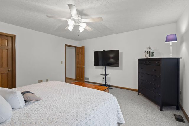 2360 Lewis Center Road, Lewis Center, OH 43035