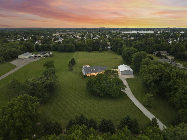 2360 Lewis Center Road, Lewis Center, OH 43035