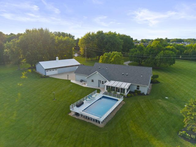 2360 Lewis Center Road, Lewis Center, OH 43035