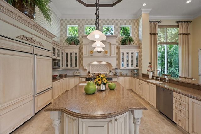 3678 Touch Of Class Court, Wellington, FL 33414