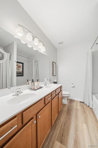 4302 Broken Rock Drive, Wentzville, MO 63385