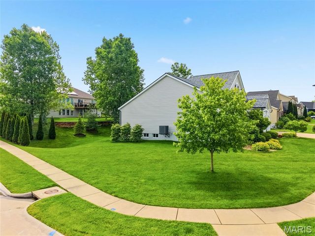 4302 Broken Rock Drive, Wentzville, MO 63385