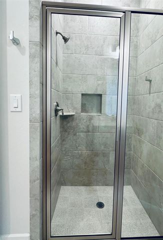 6 Gentle Branch Place, Tomball, TX 77375