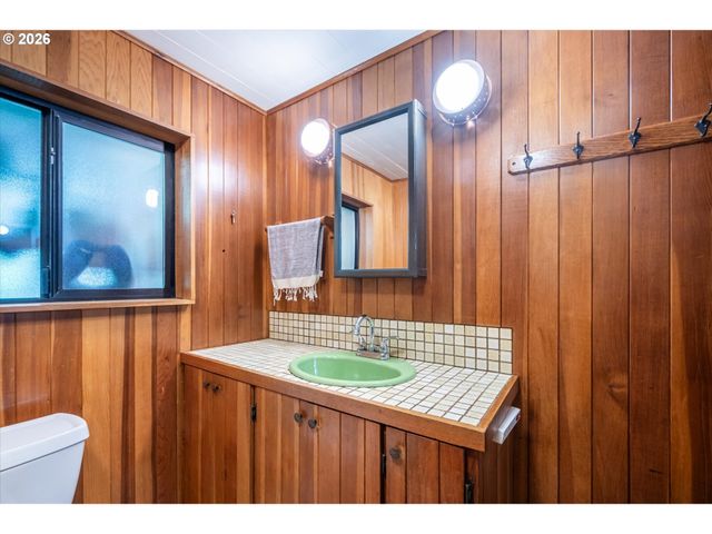 56054 Prosper Junction Rd, Bandon, OR 97411