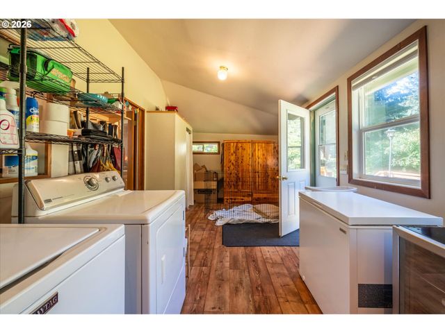 56054 Prosper Junction Rd, Bandon, OR 97411