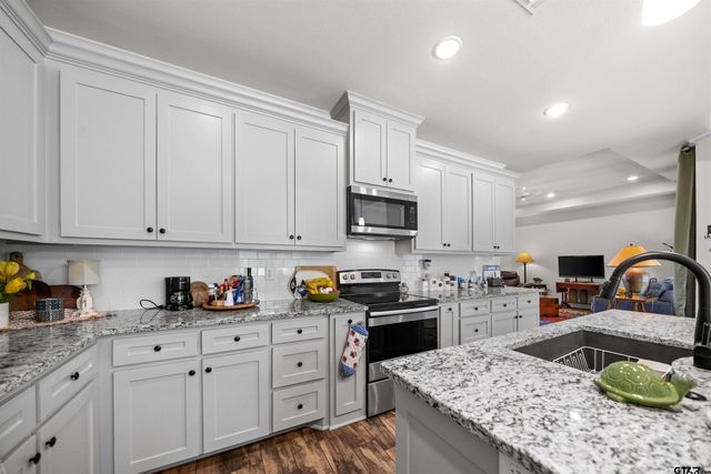 107 Rose Row Ln, Winona, TX 75792