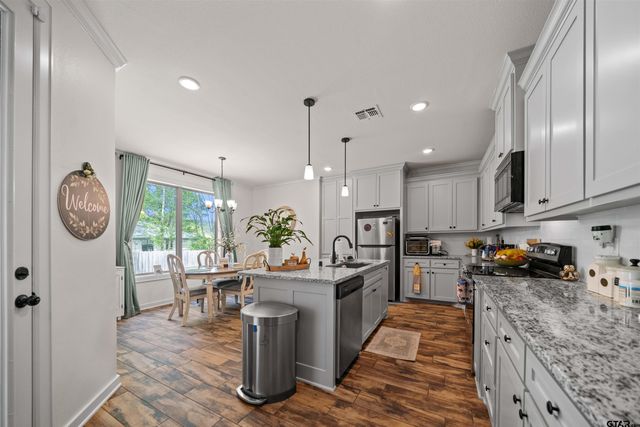 107 Rose Row Ln, Winona, TX 75792