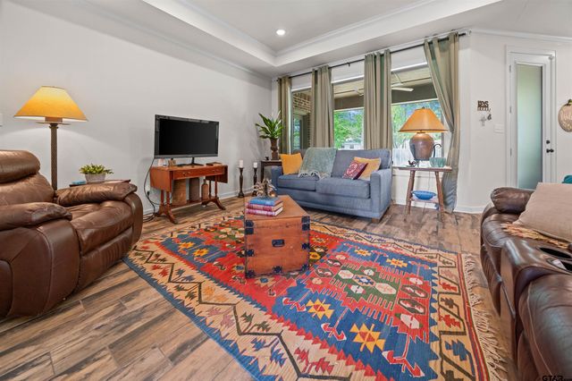 107 Rose Row Ln, Winona, TX 75792